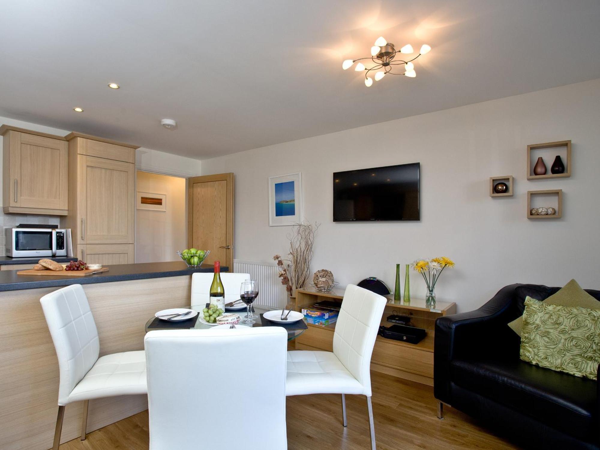 1 Harbour View Apartment New Quay Екстериор снимка