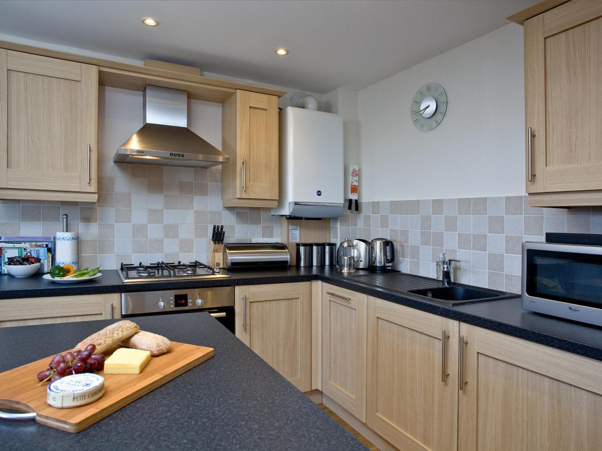 1 Harbour View Apartment New Quay Екстериор снимка